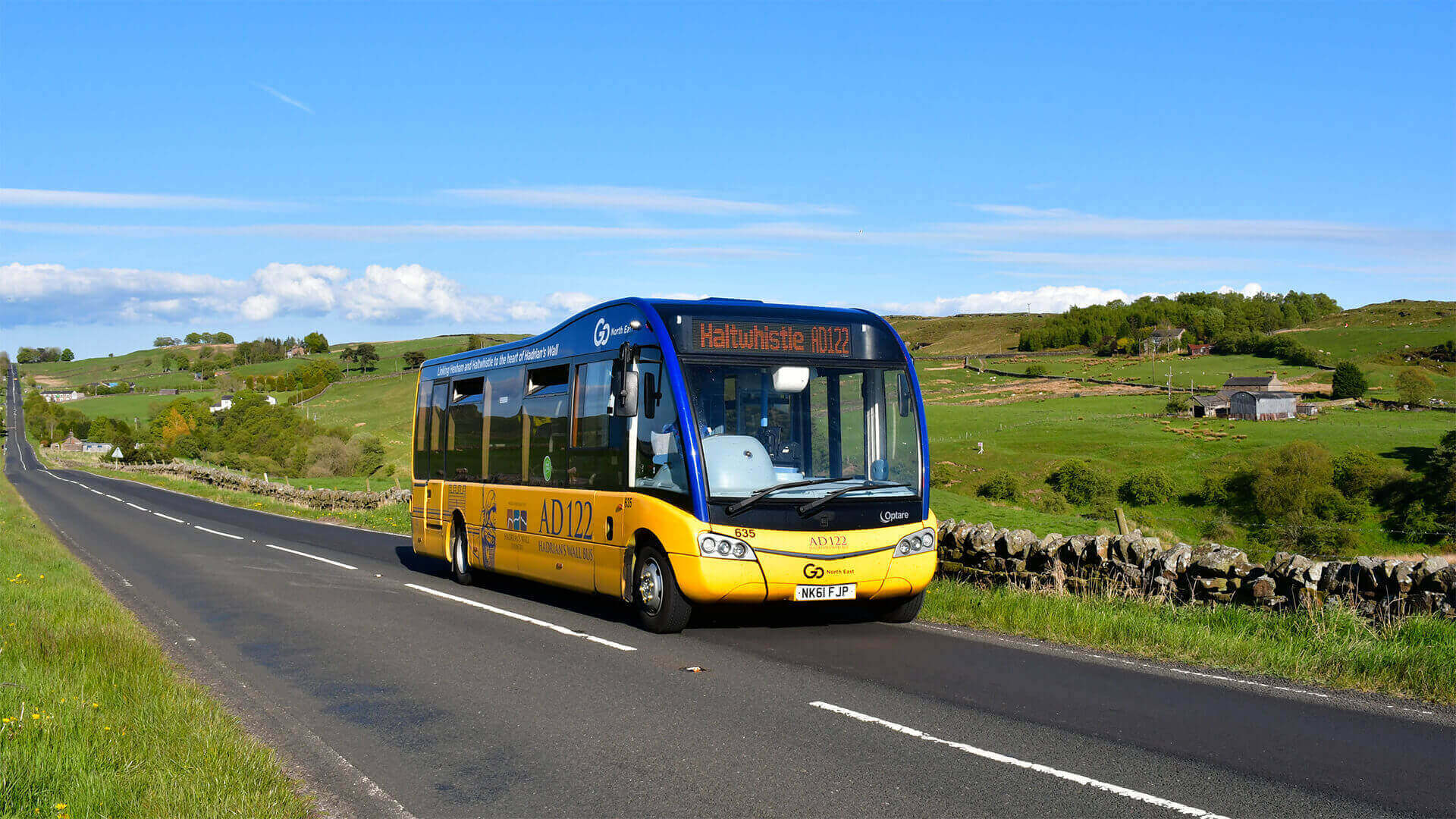 The AD122 Hadrian's Wall bus