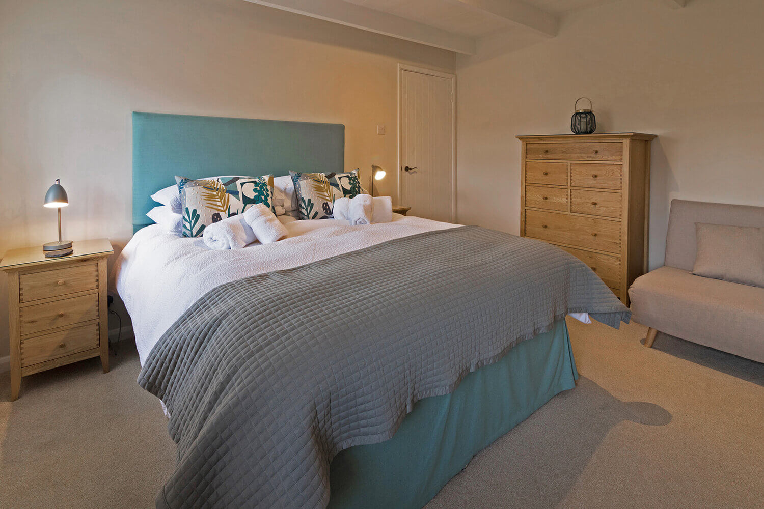 The Porthole bedroom