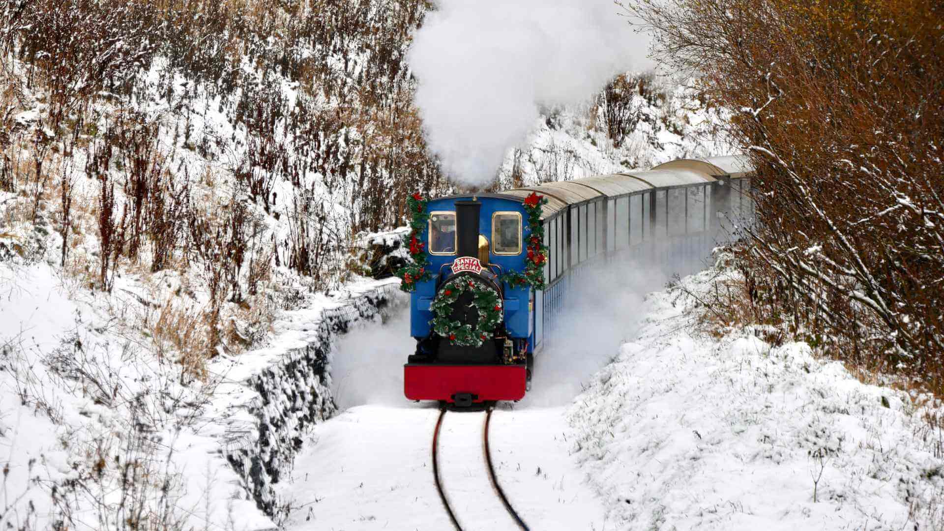 Heatherslaw snowy santa ride