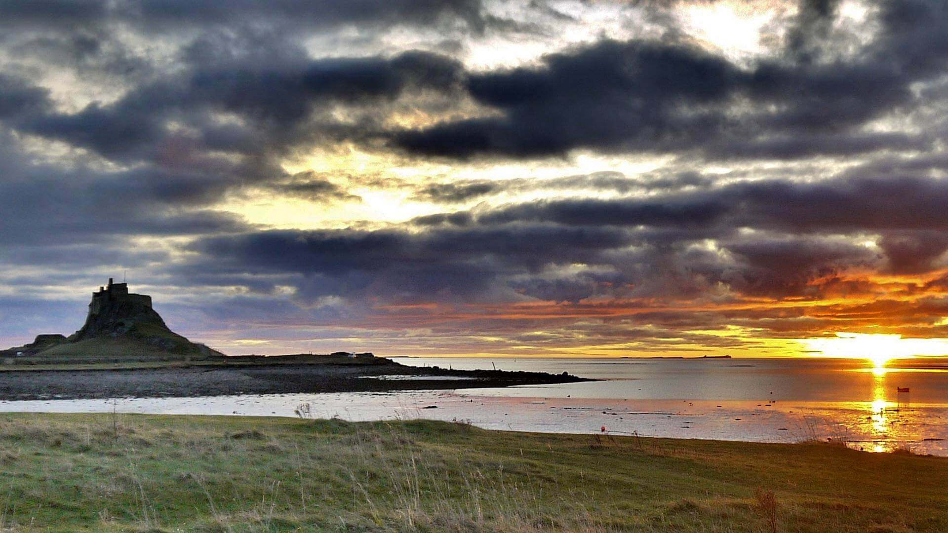 Lindisfarne Castle sunrise