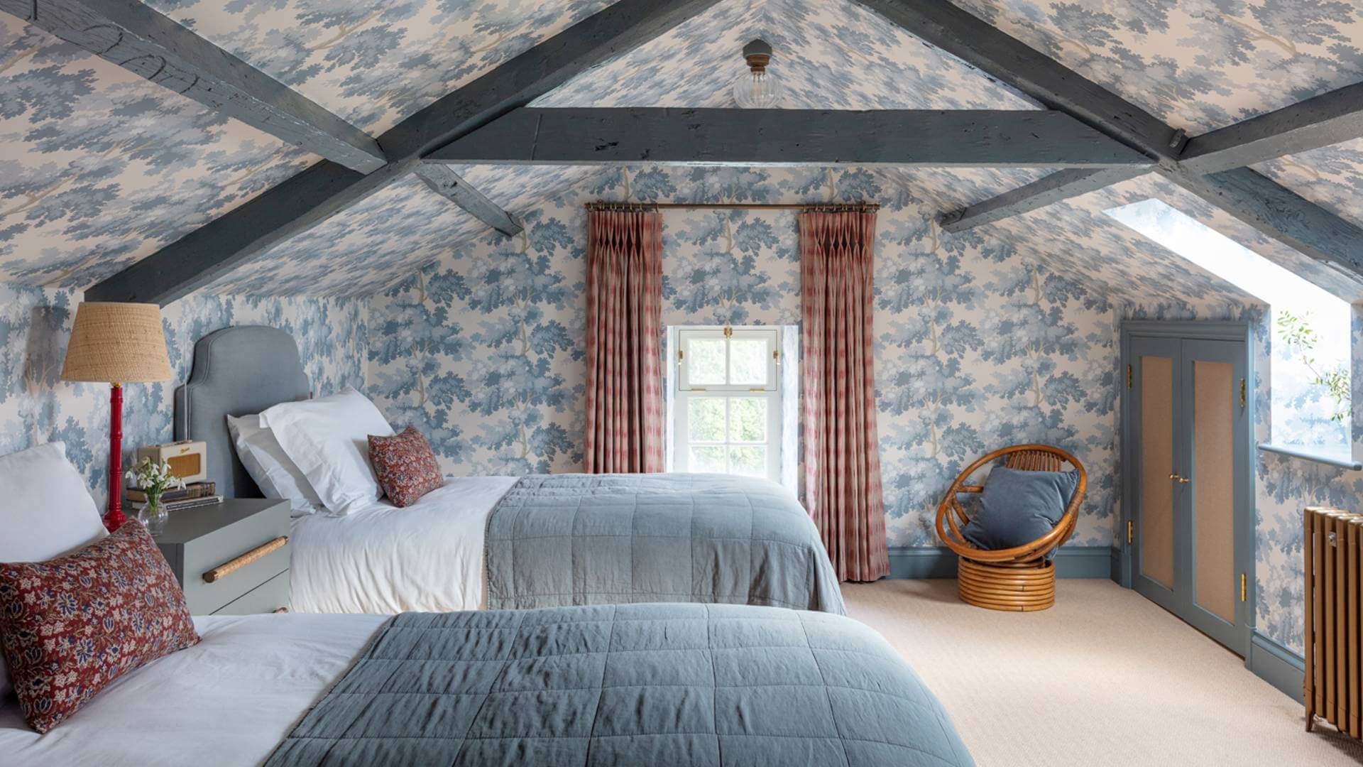 Twin bedroom