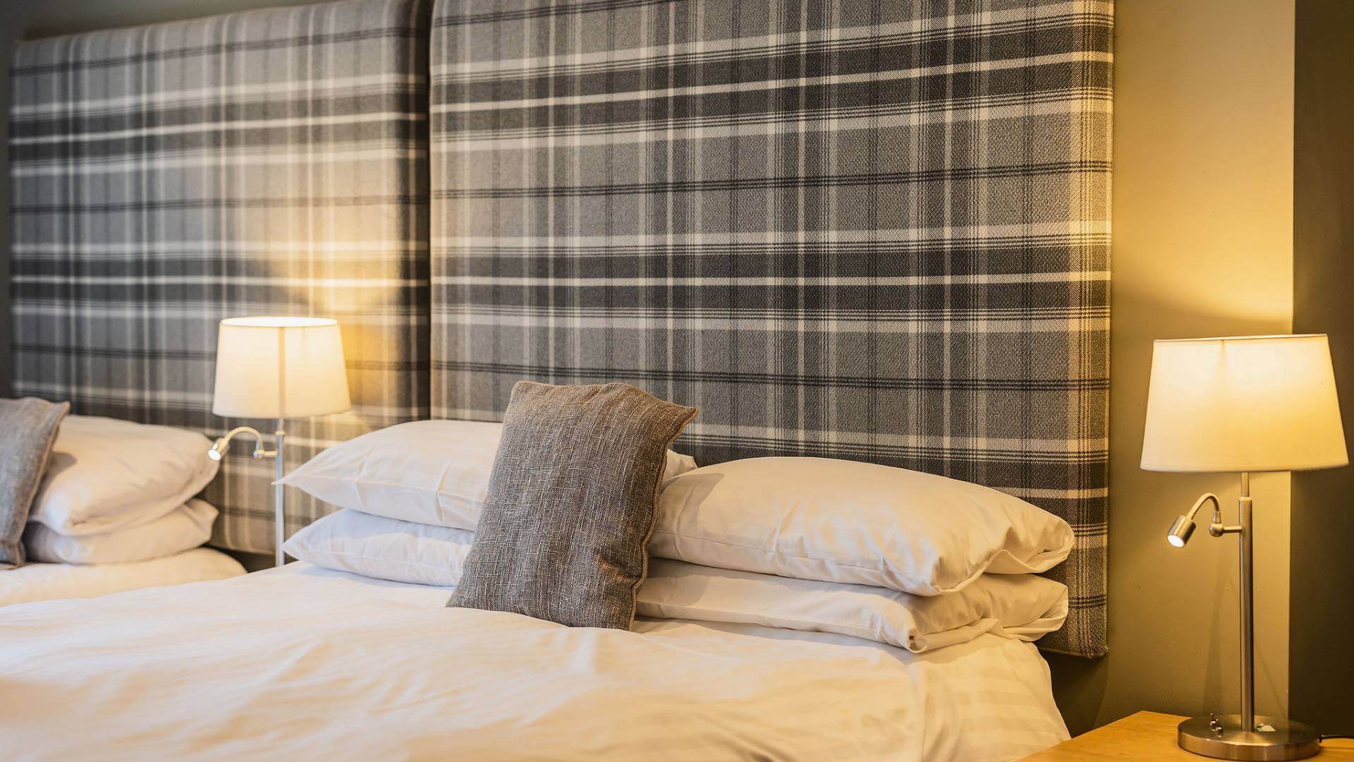 Bed headboard