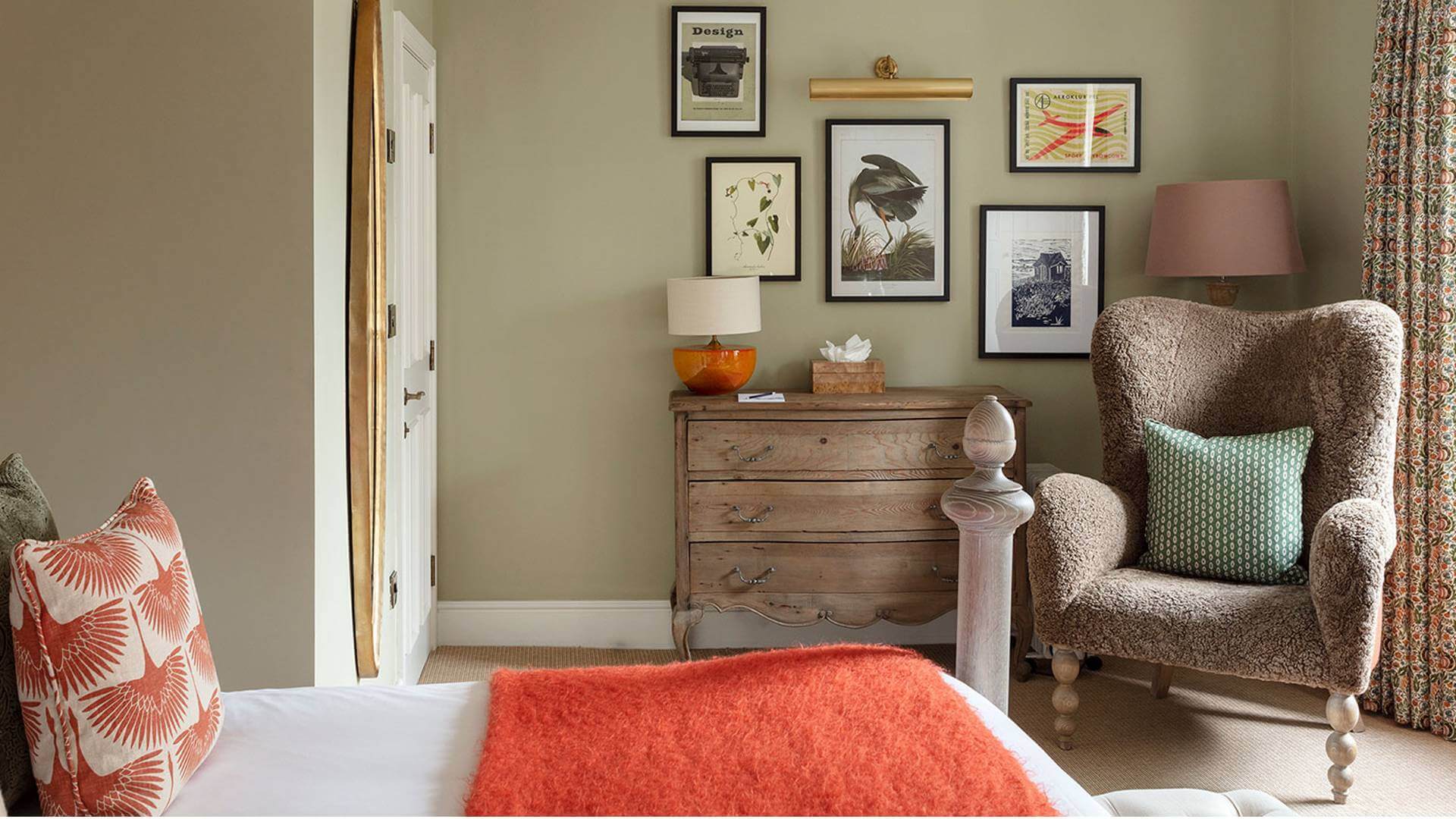 Deluxe Bedroom