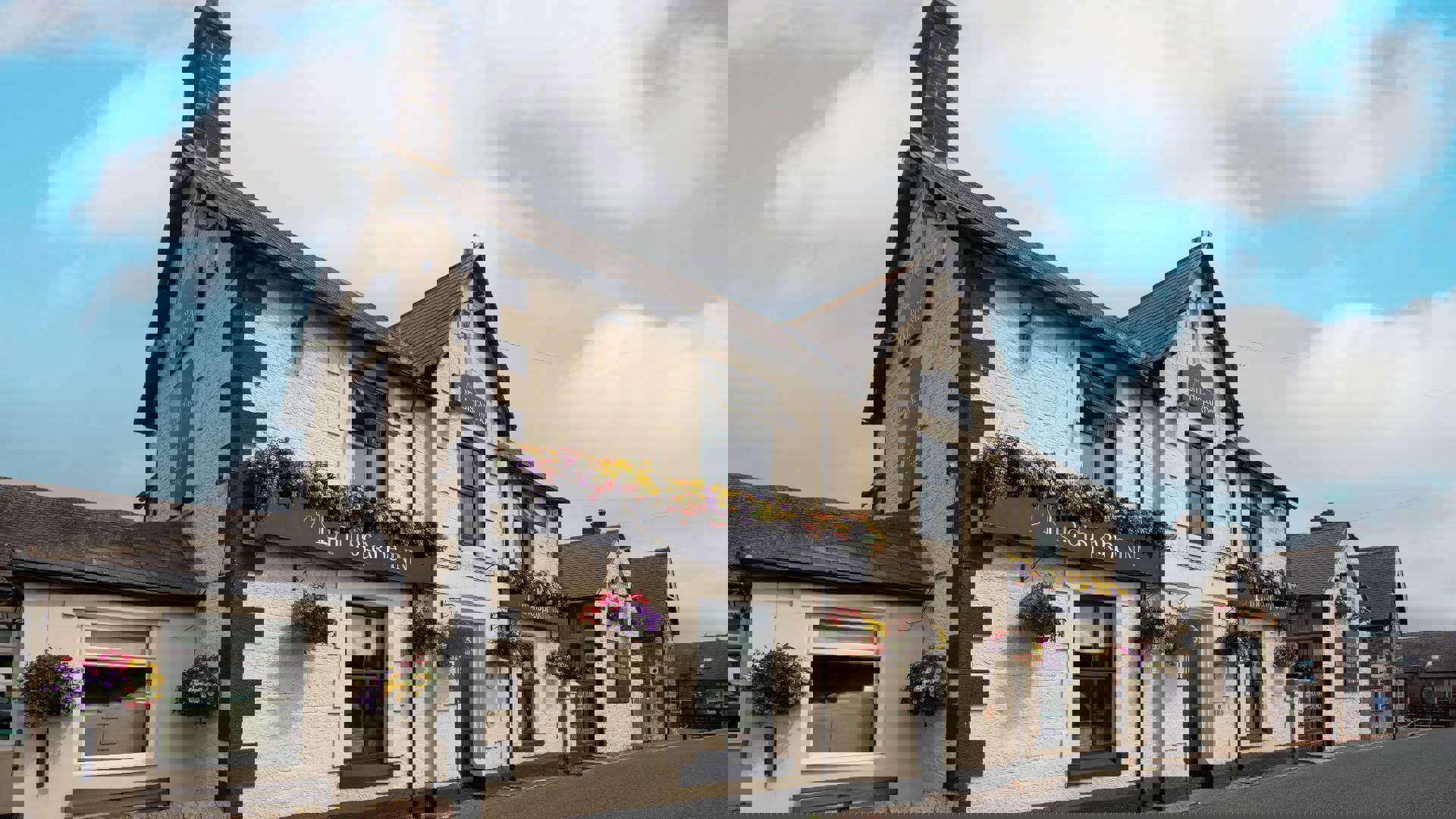 Lindisfarne-Restaurant-Exterior