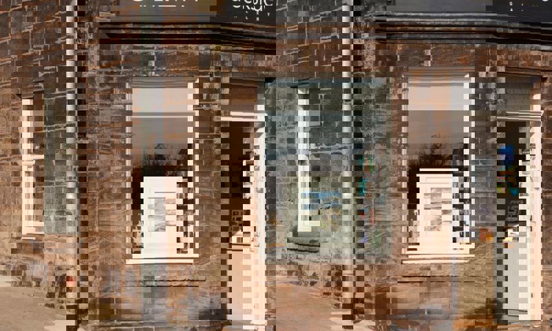 vn-large-Dockside-Gallery-Art-Gallery-by-the-Dock-Tweedmouth-Berwick-upon-Tweed.jpg