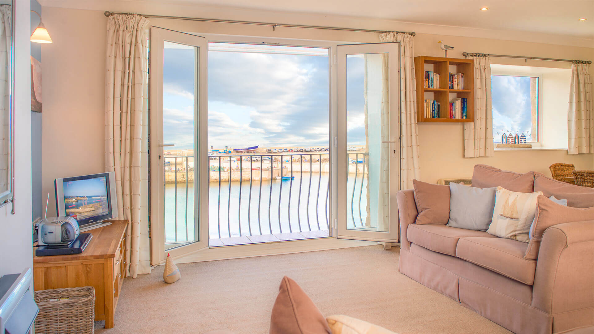 Stay-Cottages-HERO-Credit-Farne-View