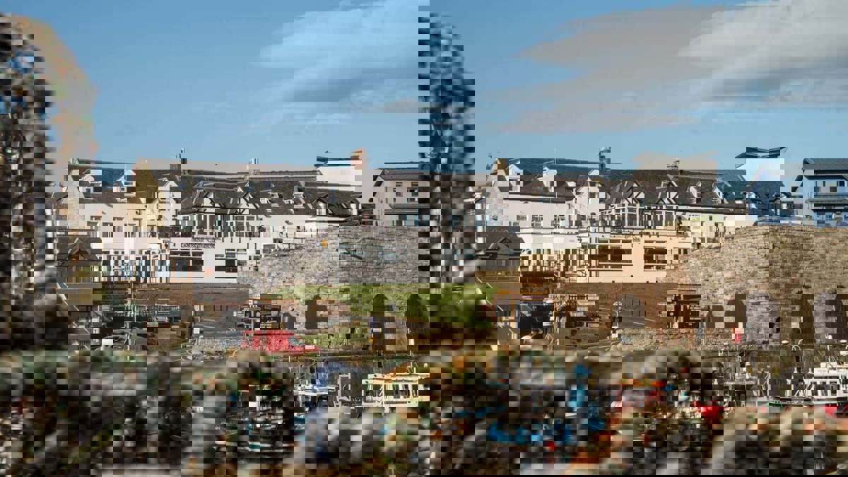 Bamburgh-castle-inn-exterior_1