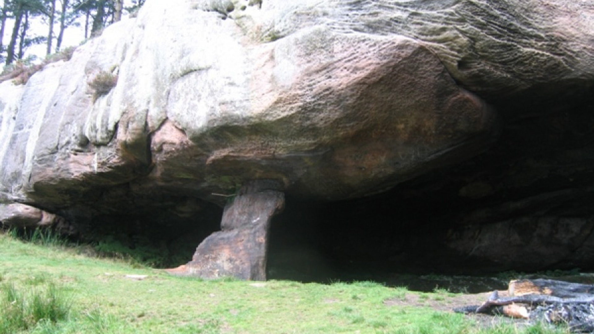 Vn Large Cave