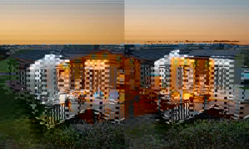 HG-Caravan-at-night_1