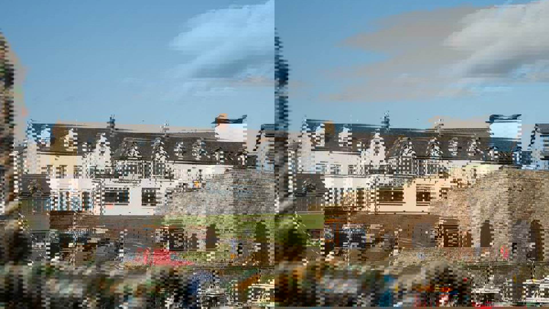 Bamburgh-castle-inn-exterior