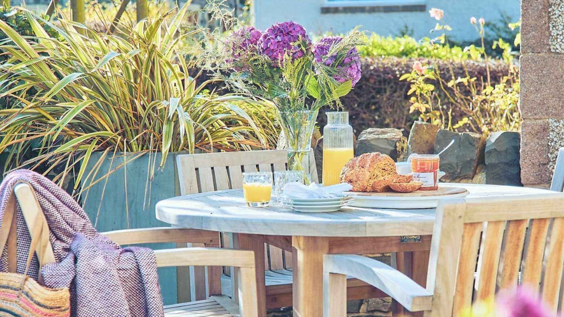 @catchthebreezeretreats