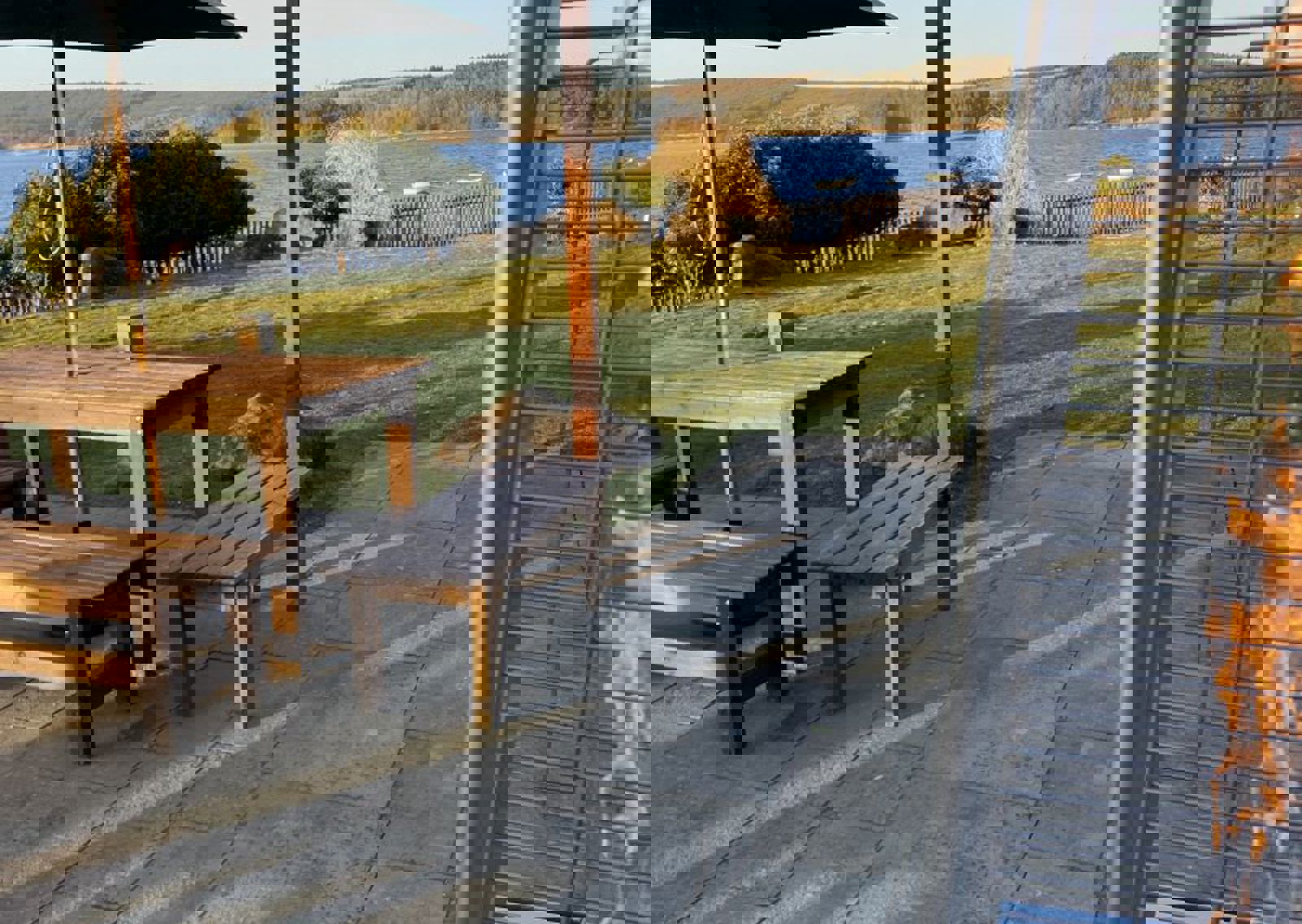vn-large-Outdoor-seating-area.jpg