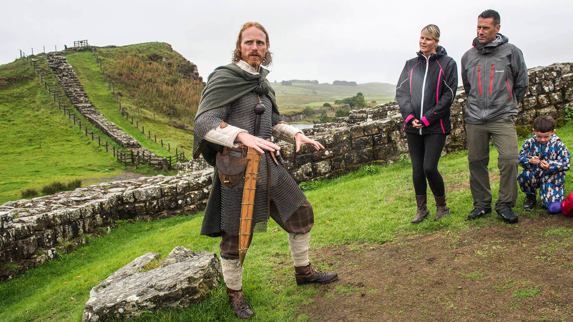 Group-travel-tour-guides_1