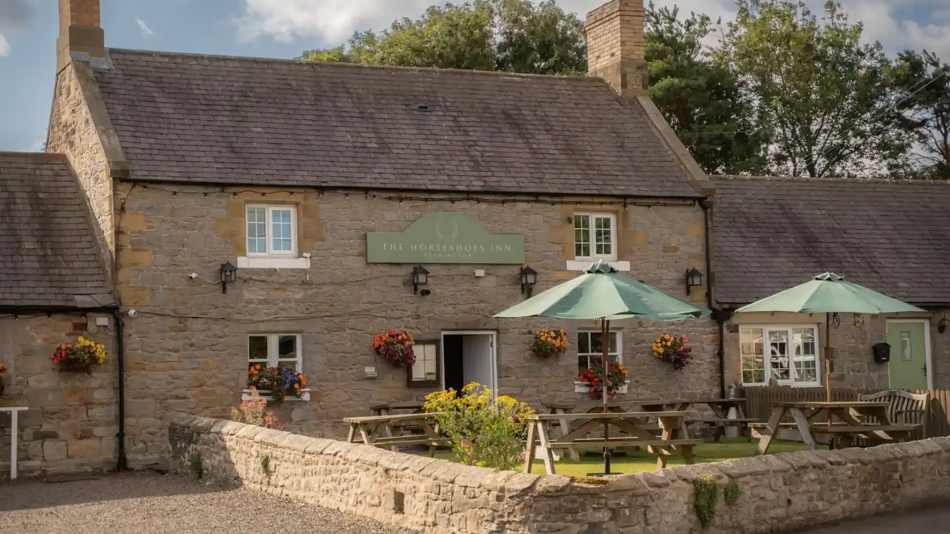 Horsehoes Inn