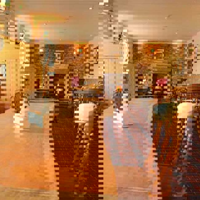 vn-large-Restaurant-at-Twice-Brewed-Inn.jpg