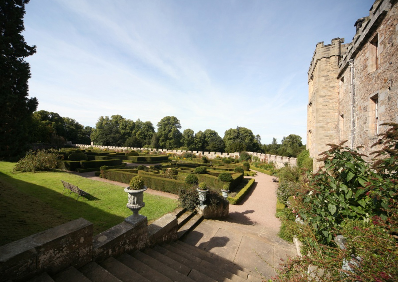 vn-large-Side-of-castle.jpg