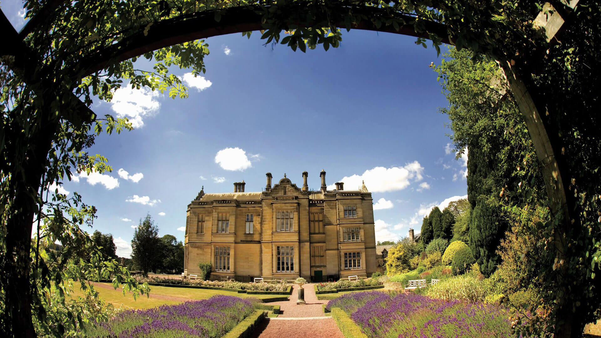 Group-travel-accommodation-HERO-Credit-Matfen-Hall_1