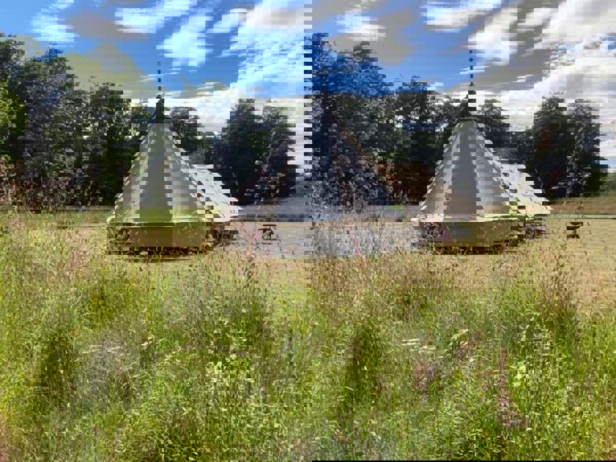 bell-tent-1-bottomcircle