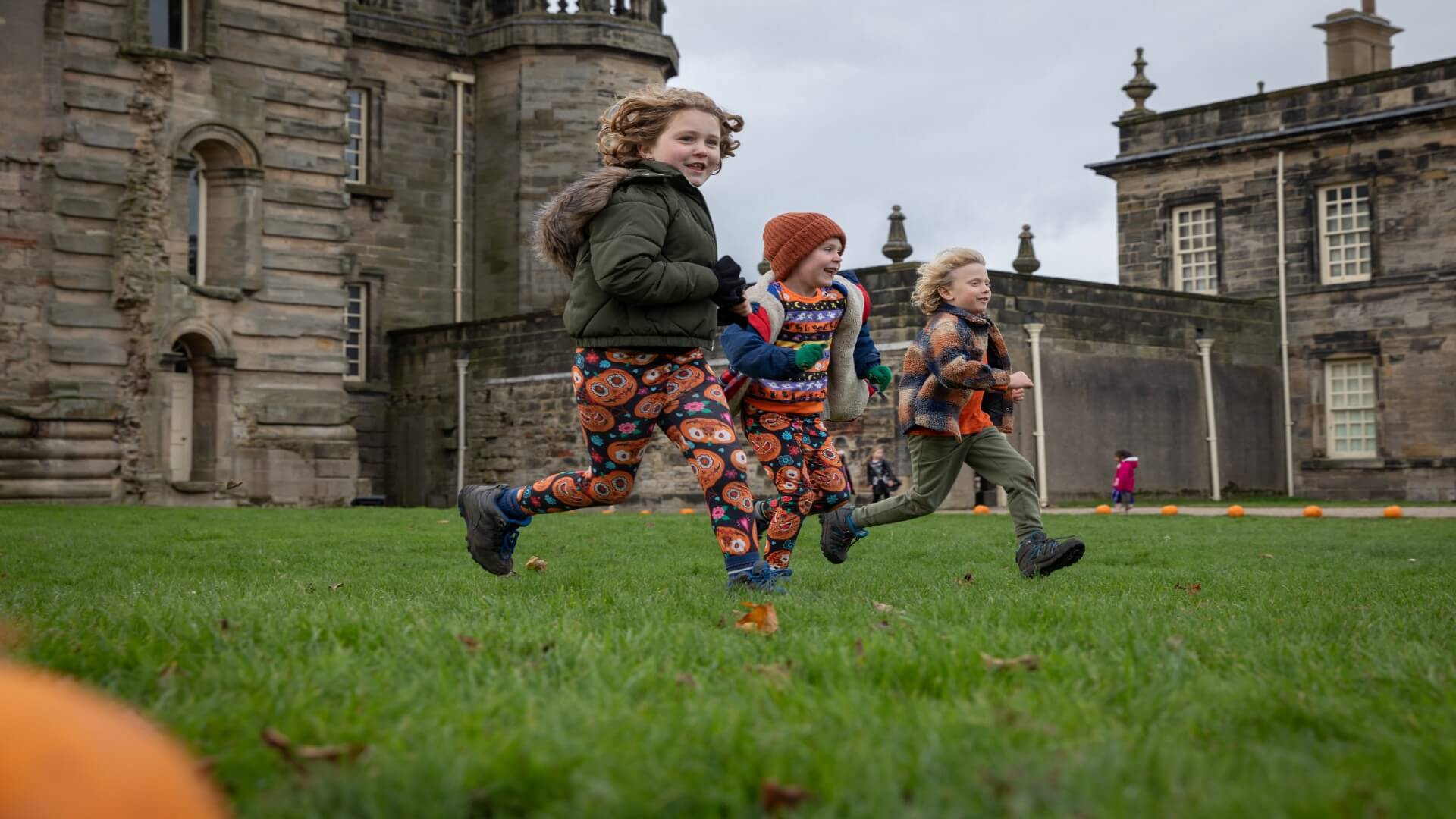 children-enjoying-halloween-celebrations-at-seaton-delaval-hall-northumberland-c-national-trust-images-rebecca-hughes