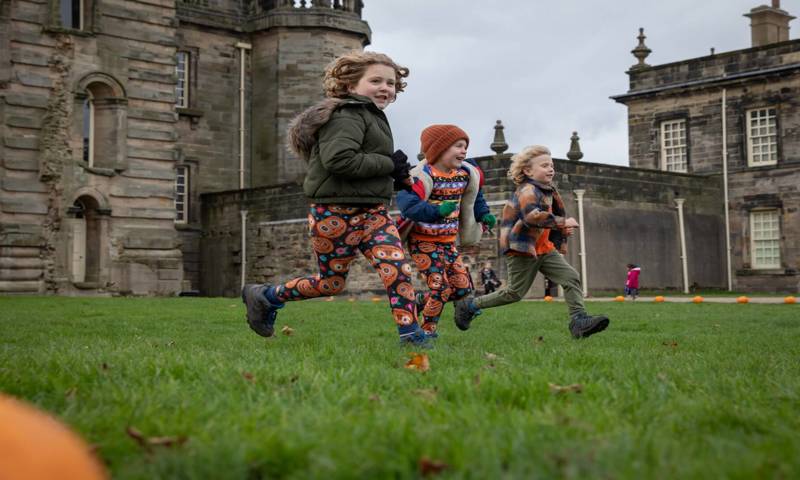 children-enjoying-halloween-celebrations-at-seaton-delaval-hall-northumberland-c-national-trust-images-rebecca-hughes